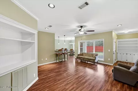 Living - 306 Garden Dr, Brandon, MS 39042 photo 1 of 2
