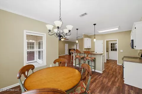 Dining - 306 Garden Dr, Brandon, MS 39042 photo 2 of 2