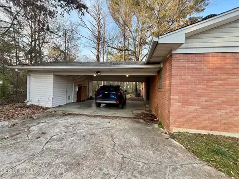 2005 Oakhurst Dr, Jackson, MS 39204 photo 9