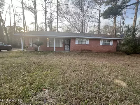 2005 Oakhurst Dr, Jackson, MS 39204