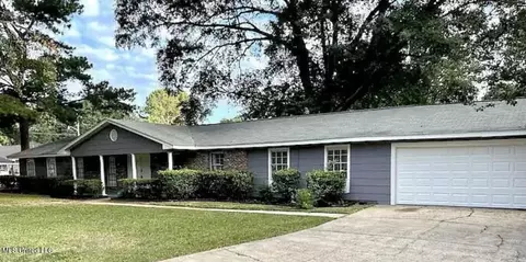 1204 Deerfield Ln, Jackson, MS 39211