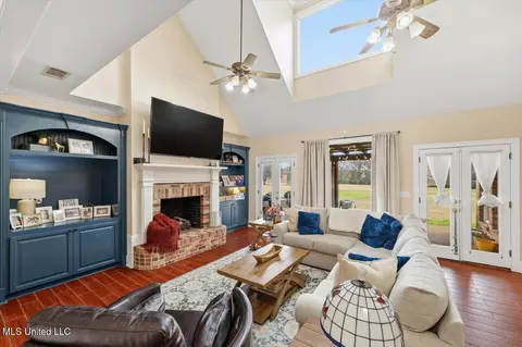 Living - 298 Quail Holw, Madison, MS 39110 photo 1 of 1