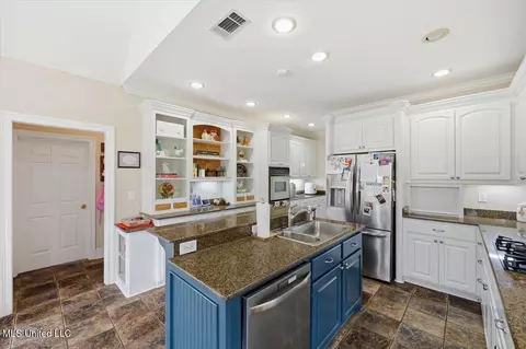 Kitchen - 298 Quail Holw, Madison, MS 39110 photo 1 of 5