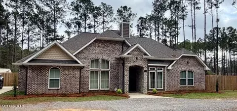 129 Debert Adams Rd, Lucedale, MS 39452