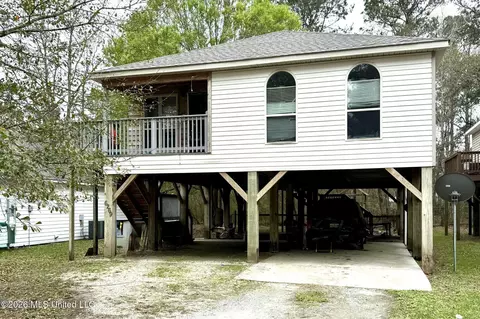 6269 W Itawamba St, Bay Saint Louis, MS 39520