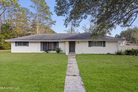 2265 Popps Fry, Biloxi, MS 39532