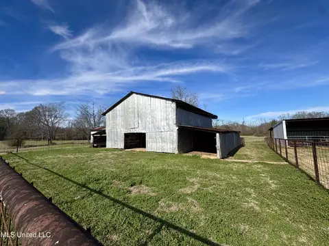Exterior - 2720 Davis Rd, Terry, MS 39170 photo 5 of 16