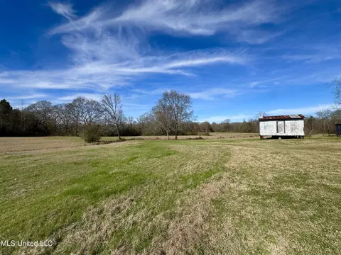 Exterior - 2720 Davis Rd, Terry, MS 39170 photo 4 of 16