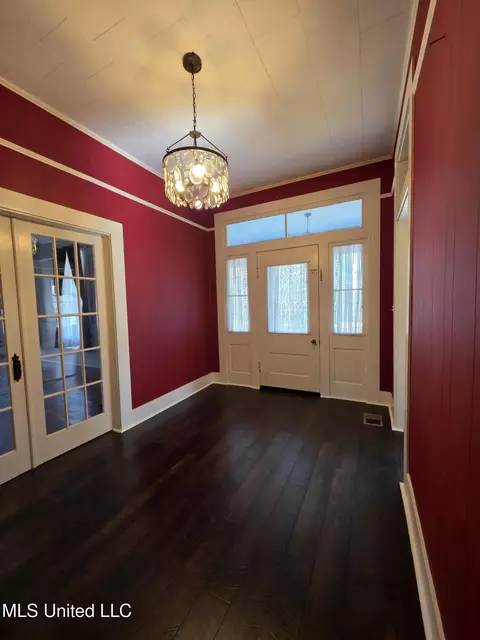 Entry Way - 1079 Beech St, Wesson, MS 39191 photo 1 of 3