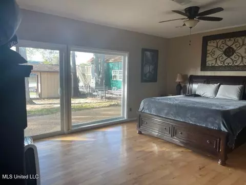 Bedroom - 719 Forest Point Dr, Brandon, MS 39047 photo 2 of 3