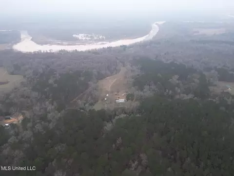 7035 Robertson Rd, Meadville, MS 39653