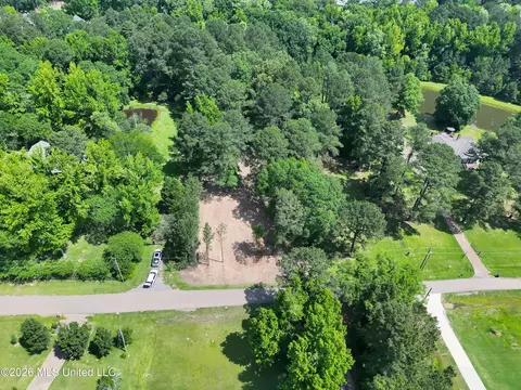 164 Walter Payton Ln, Ridgeland, MS 39157