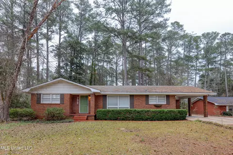 735 Forest Park Cir, Philadelphia, MS 39350