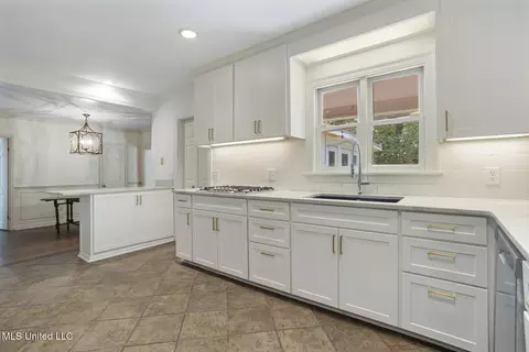 Kitchen - 3831 Tyrone Dr, Jackson, MS 39216 photo 1 of 2
