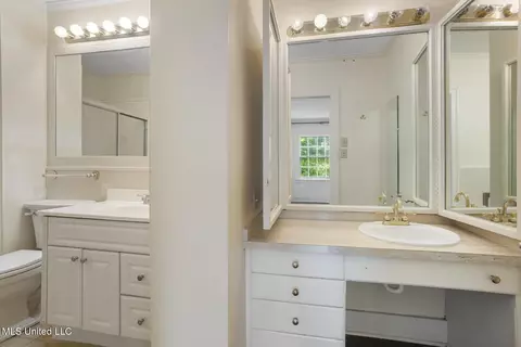 Bath - 3831 Tyrone Dr, Jackson, MS 39216 photo 1 of 4