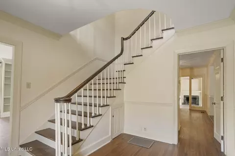 Entry Way - 3831 Tyrone Dr, Jackson, MS 39216 photo 1 of 2