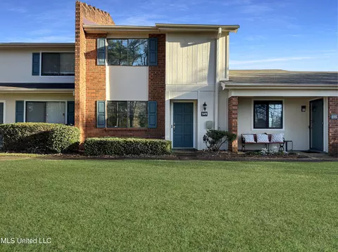 Exterior - 349 Lakebend Dr, Brandon, MS 39042 photo 2 of 10