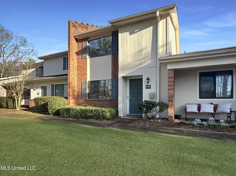 349 Lakebend Dr, Brandon, MS 39042