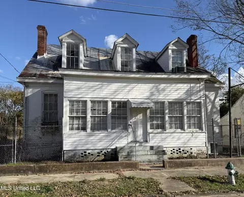 17 Old Devereaux St, Natchez, MS 39120