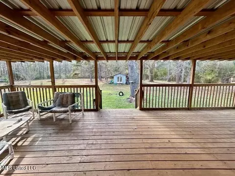 Exterior - 1119 Willis Cotton Rd, Summit, MS 39666 photo 4 of 10