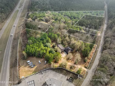 2 Elks Lake Rd, Hattiesburg, MS 39401