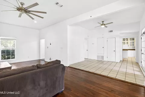 Living - 6730 Alewa Pl, Diamondhead, MS 39525 photo 2 of 5