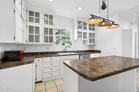Kitchen - 6730 Alewa Pl, Diamondhead, MS 39525 photo 3 of 4