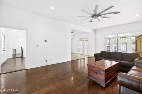 Living - 6730 Alewa Pl, Diamondhead, MS 39525 photo 3 of 5