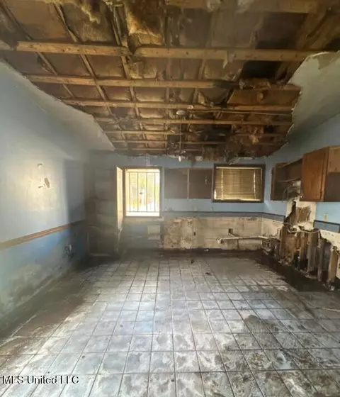 Kitchen - 1513 David Dr, Jackson, MS 39204 photo 1 of 1