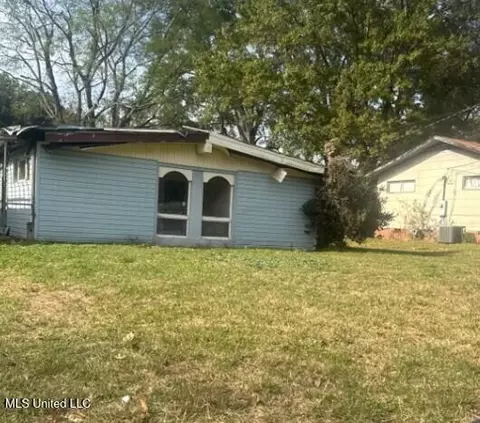 Exterior - 1513 David Dr, Jackson, MS 39204 photo 1 of 2