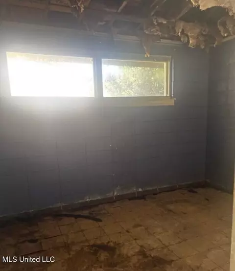 Bath - 1513 David Dr, Jackson, MS 39204 photo 1 of 2