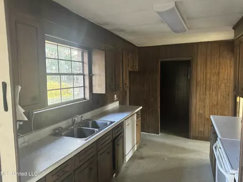 Kitchen - 198 Lorman Ln, Madison, MS 39110 photo 1 of 1