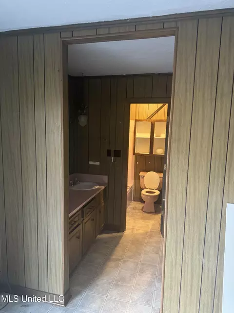 Bath - 198 Lorman Ln, Madison, MS 39110 photo 1 of 1