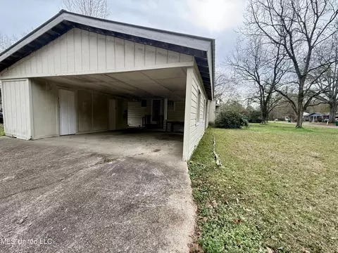 Exterior - 108 Lucas St, Brookhaven, MS 39601 photo 2 of 3