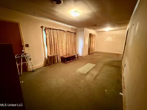 Living - 108 Lucas St, Brookhaven, MS 39601 photo 1 of 2