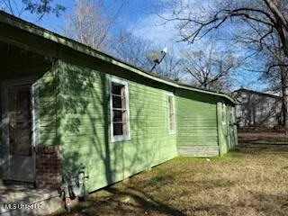 319 Nichols Ave, Greenwood, MS 38930