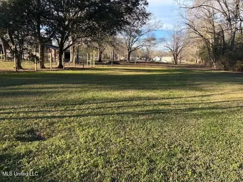 112 Willow Dr, Braxton, MS 39044 photo 3