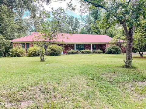 606 Maples Ave, Leakesville, MS 39451