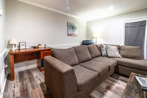 Living - 36 Northtown Rd #B, Jackson, MS 39211 photo 1 of 1
