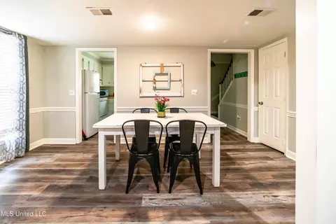 Dining - 36 Northtown Rd #B, Jackson, MS 39211 photo 2 of 2