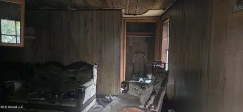 Entry Way - 1126 Aberdeen St, Jackson, MS 39209 photo 1 of 3