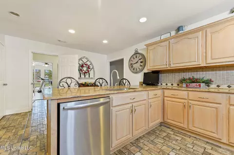 Kitchen - 14449 Pine Ridge Rd, Vancleave, MS 39565 photo 5 of 7