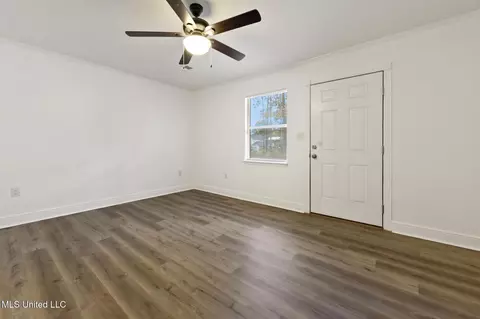 Living - 14449 Pine Ridge Rd, Vancleave, MS 39565 photo 3 of 4
