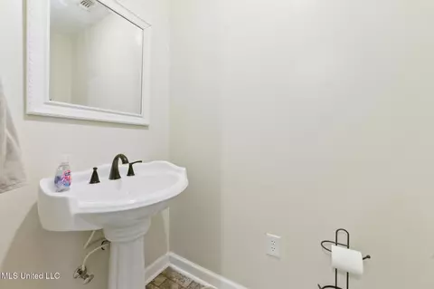 Bath - 14449 Pine Ridge Rd, Vancleave, MS 39565 photo 7 of 7