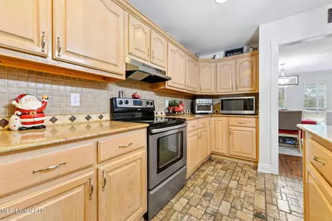 Kitchen - 14449 Pine Ridge Rd, Vancleave, MS 39565 photo 4 of 7