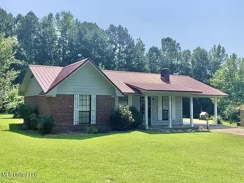 807 E John C Stennis Dr, Louisville, MS 39339