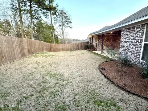 Exterior - 921 Filmore Dr, Brandon, MS 39042 photo 7 of 9