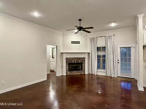 Living - 921 Filmore Dr, Brandon, MS 39042 photo 1 of 4