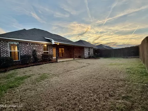 Exterior - 921 Filmore Dr, Brandon, MS 39042 photo 6 of 9
