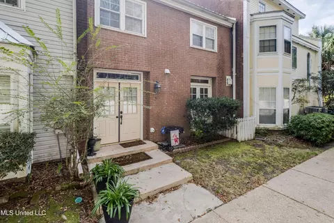 928 Courthouse Rd #8, Gulfport, MS 39507